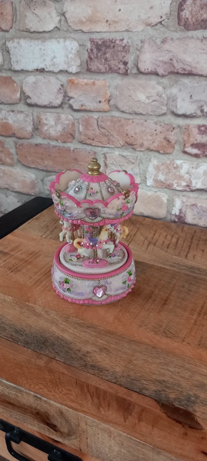 Roze Muziek Carrousel Met Paarden Beeld♥️NIEUW♥️, Ophalen of Verzenden, Nieuw, Dier