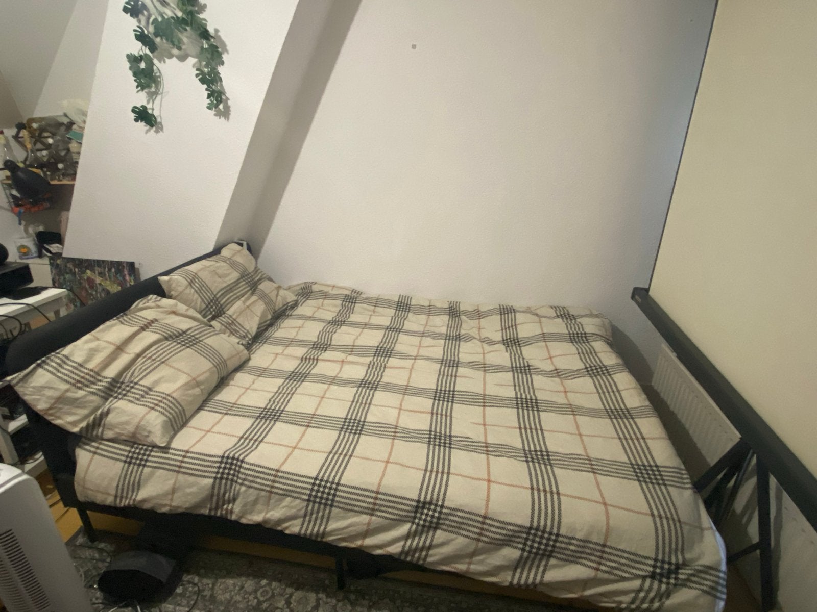 IKEA SLATTUM bed met matras, Huis en Inrichting, Slaapkamer | Bedden, Ophalen, Tweepersoons, 140 cm, Zo goed als nieuw