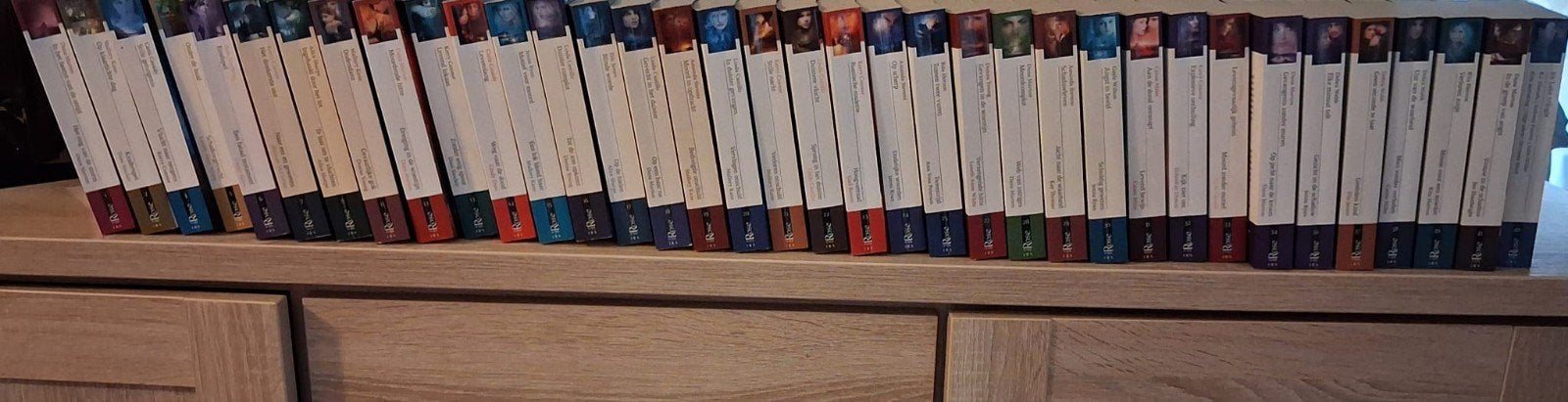 partij Black rose pockets, Boeken, Ophalen of Verzenden, Gelezen