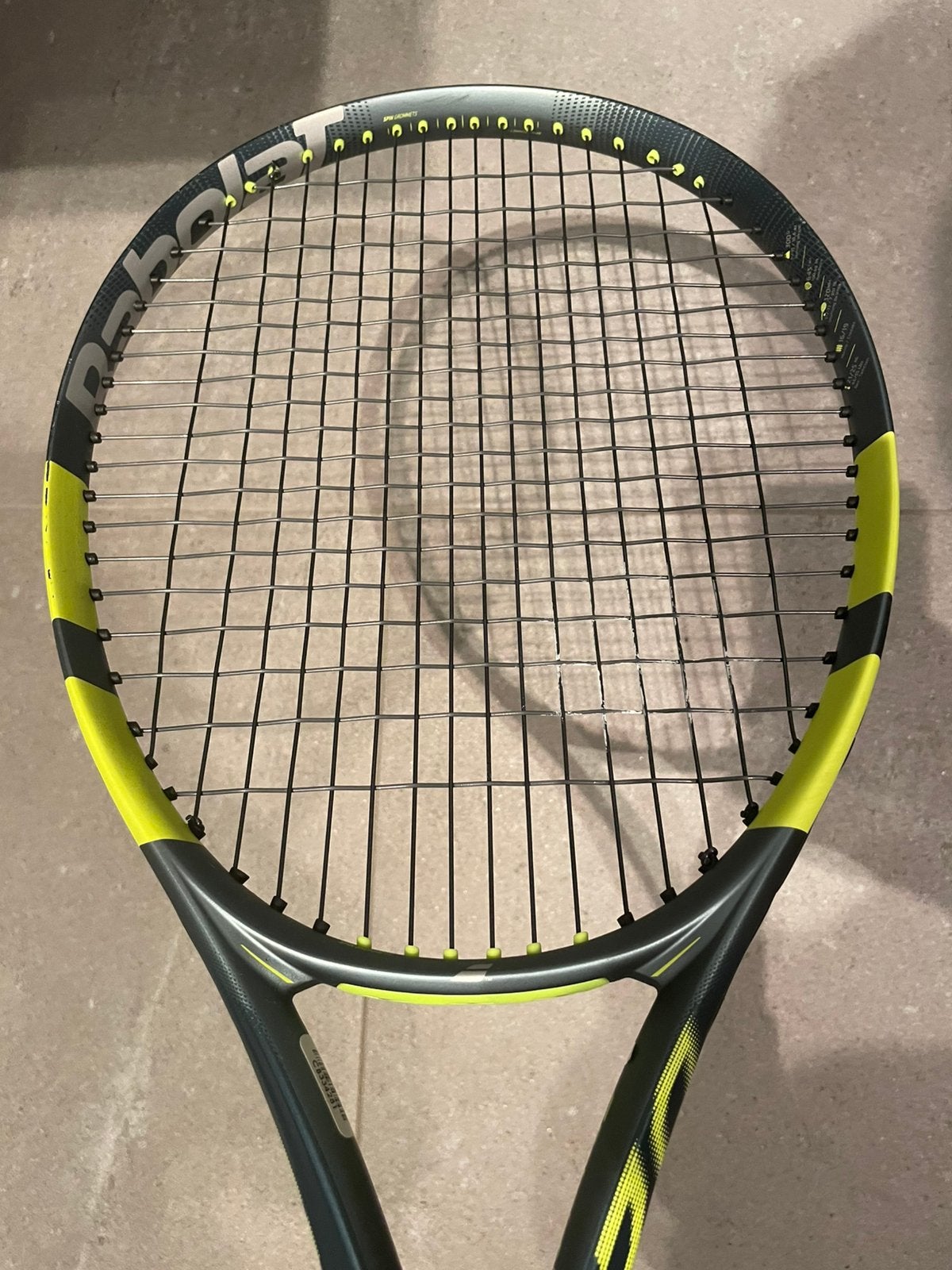 Babolat pure Aero, Sport en Fitness, Tennis, Ophalen of Verzenden, Zo goed als nieuw, Racket, L3