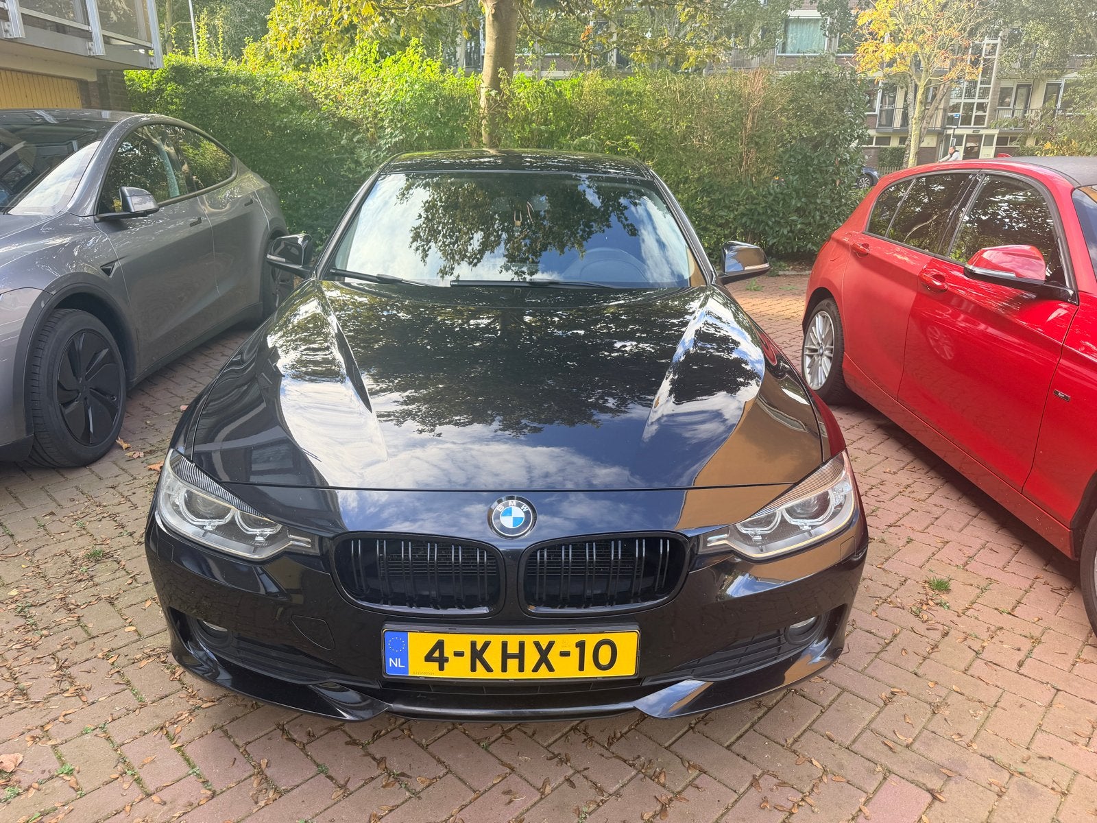 BMW 3-Serie 1.6 320I 125KW EDE 2013 Zwart, Auto's, Achterwielaandrijving, 4 cilinders, Zwart, 75 €/maand
