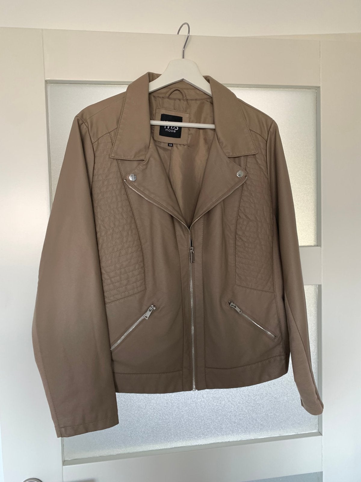 Bikerjasje M&S mode maat 48 taupekleur nieuw, Ophalen of Verzenden, Nieuw, Maat 46/48 (XL) of groter, Jasje