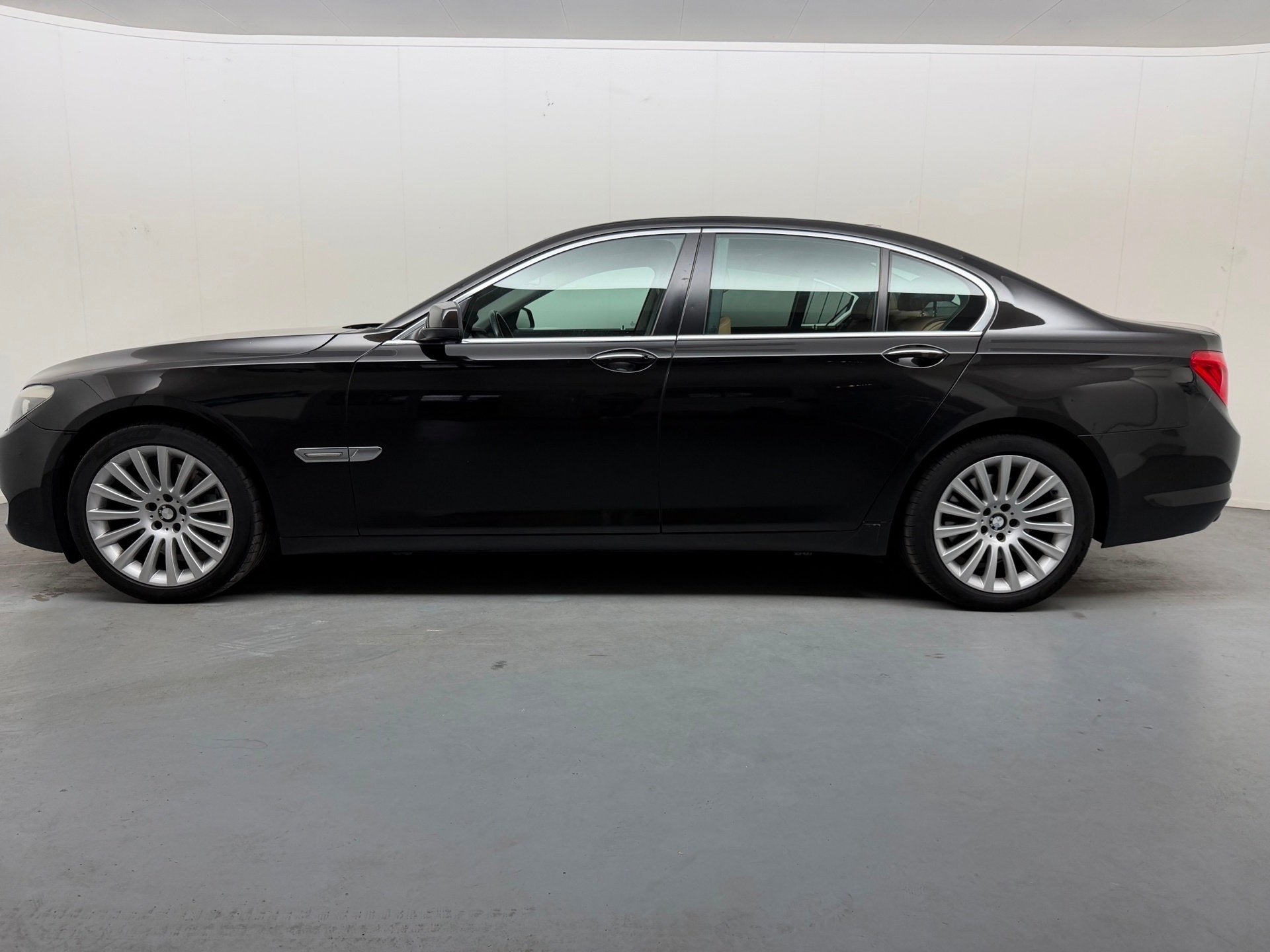 BMW 7-serie 730d # Schuifdak # Leder # Vol!, Auto's, Automaat, Euro 5, Achterwielaandrijving, Gebruikt