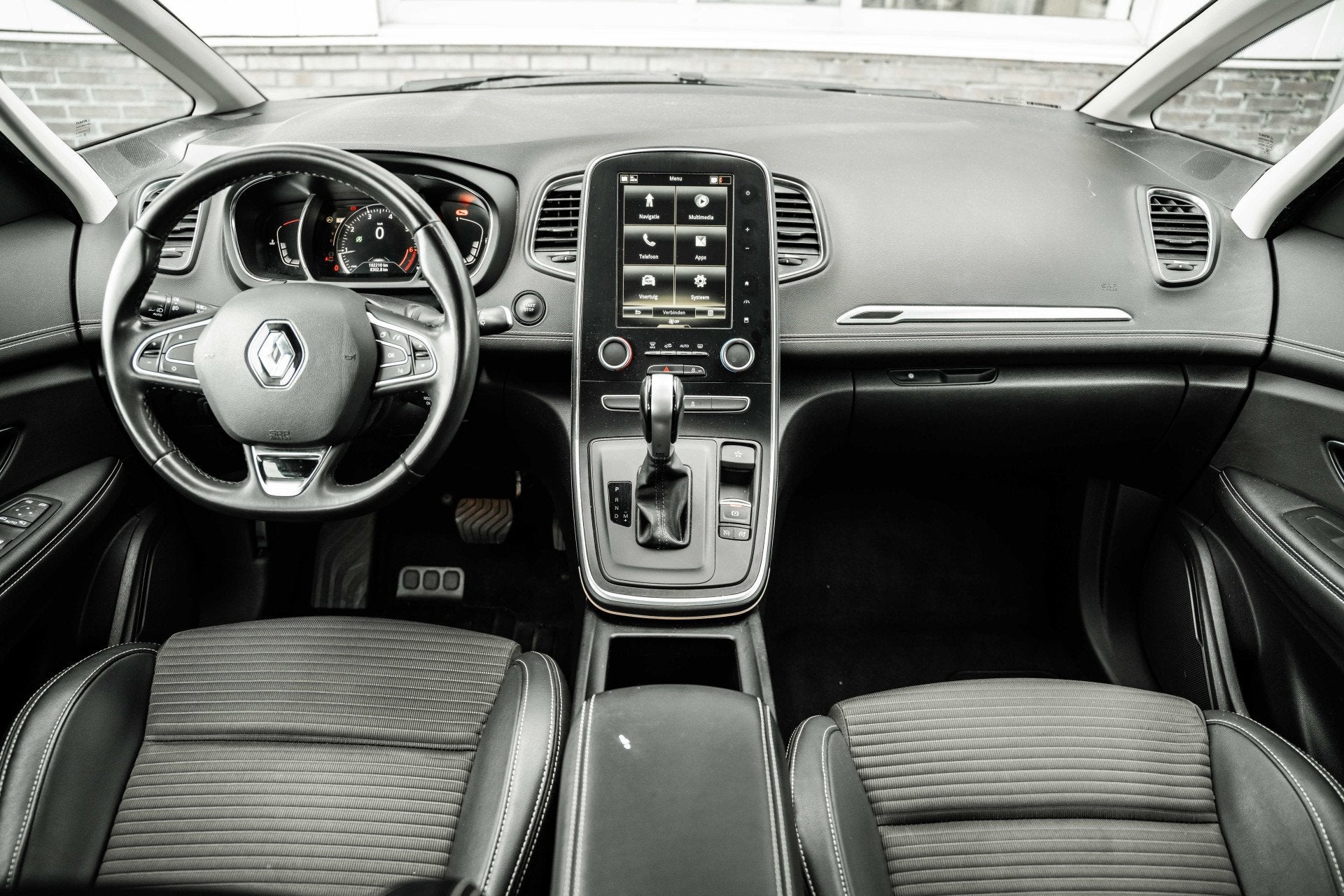 Renault Scénic 1.3 TCe Intens | Automaat | Navi | 1800kg tr, Auto's, 4 cilinders, Leder en Stof, Wit, Parkeersensor