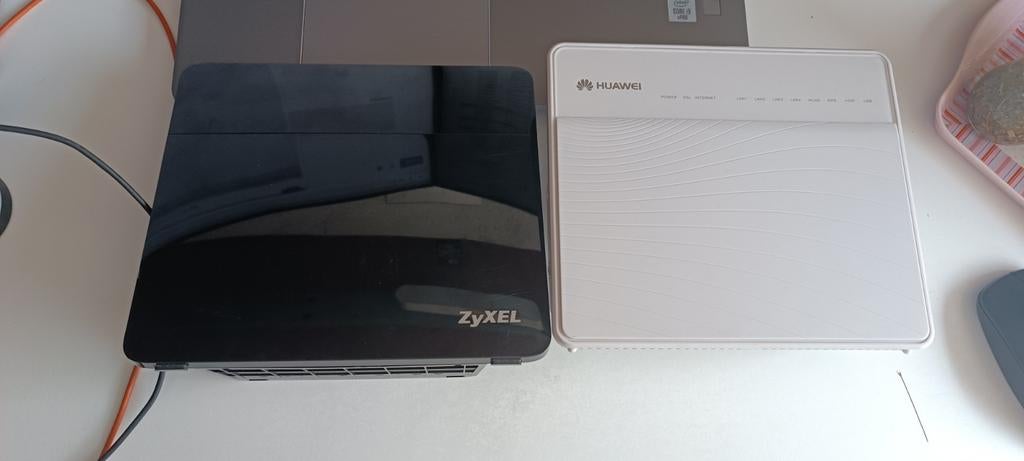 Zyxel en Huawei Routers/Modems - Goede Staat, Ophalen of Verzenden, Gebruikt, Router met modem, Zyxel, Huawei