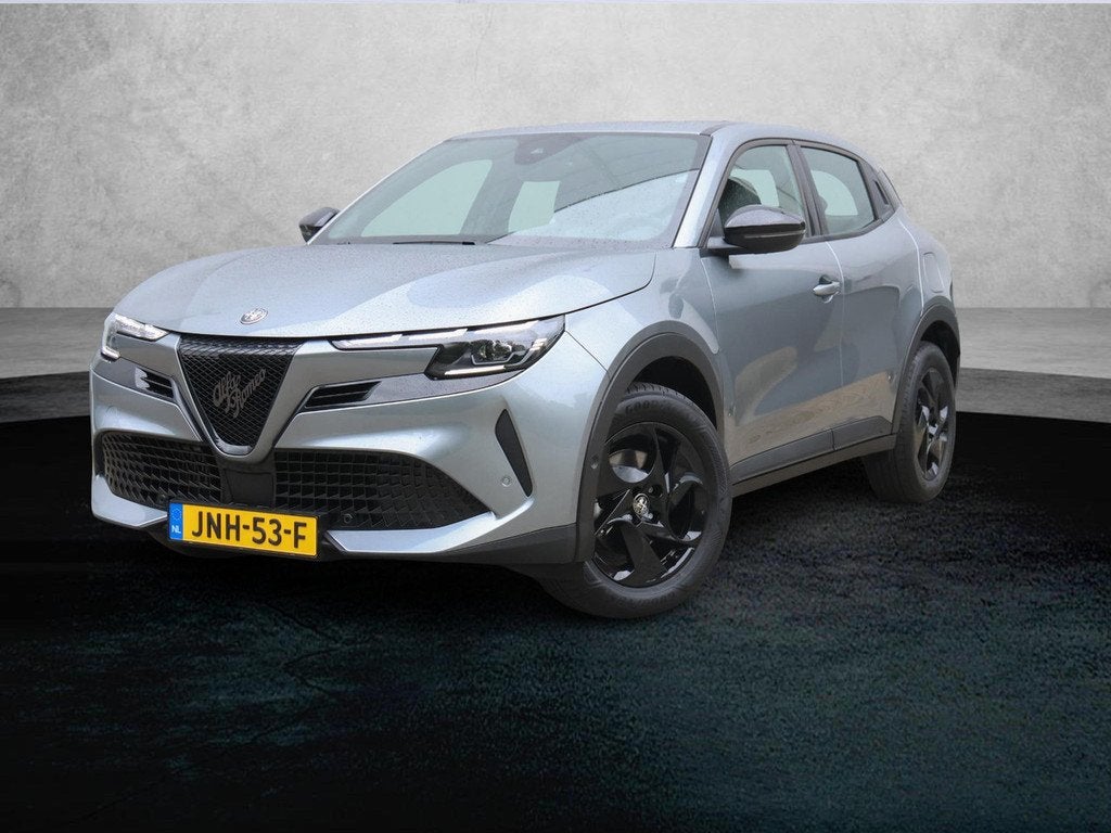 Alfa Romeo Junior 1.2 Hybrid Ibrida 145pk Automaat | Elektri, Auto's, Alfa Romeo, Automaat, 145 pk, Gebruikt, 1199 cc