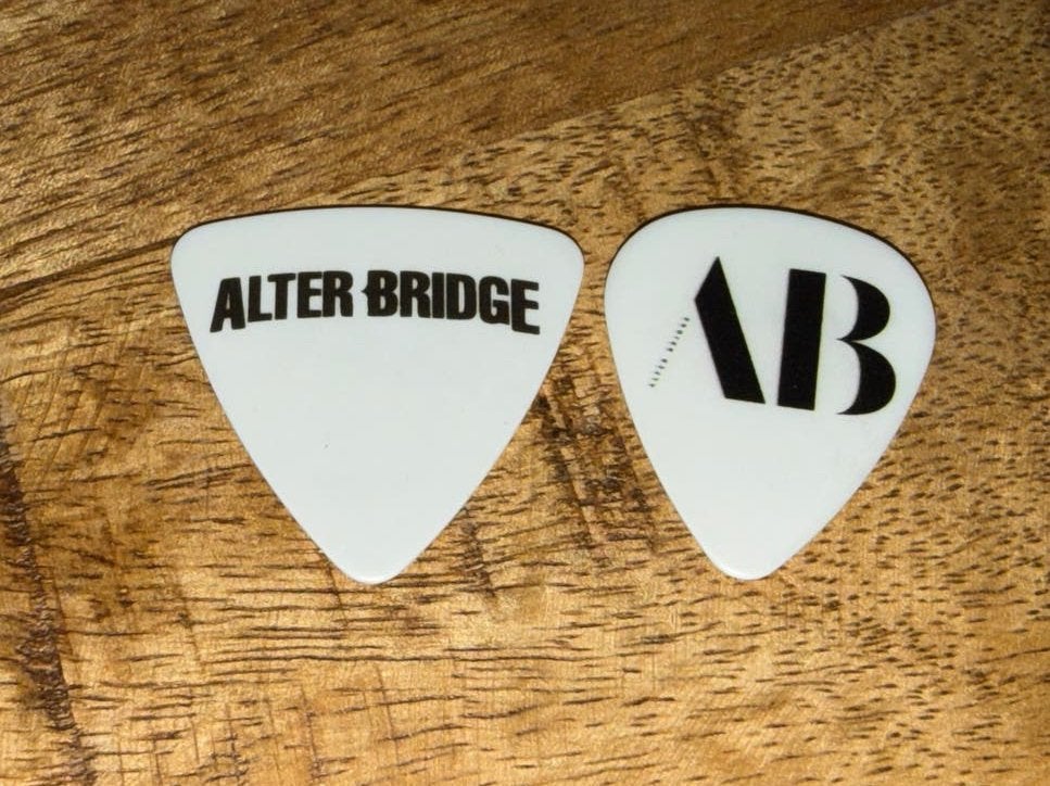 Alter Bridge plectrum 2 stuks groningen, Verzamelen, Muziek, Artiesten en Beroemdheden, Ophalen of Verzenden, Zo goed als nieuw