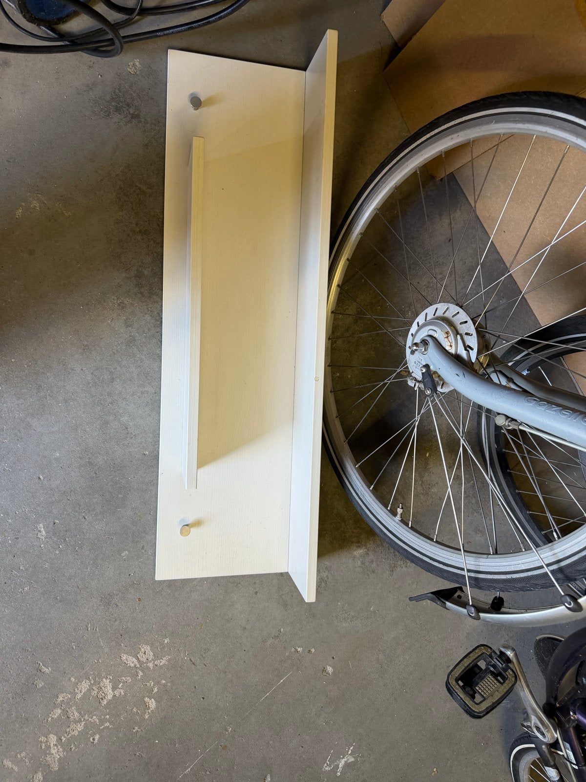 Houten wandplank met haken, Ophalen of Verzenden, Zo goed als nieuw