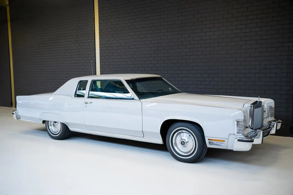 Lincoln CONTINENTAL Coupe (1 owner, original paint), foto 2