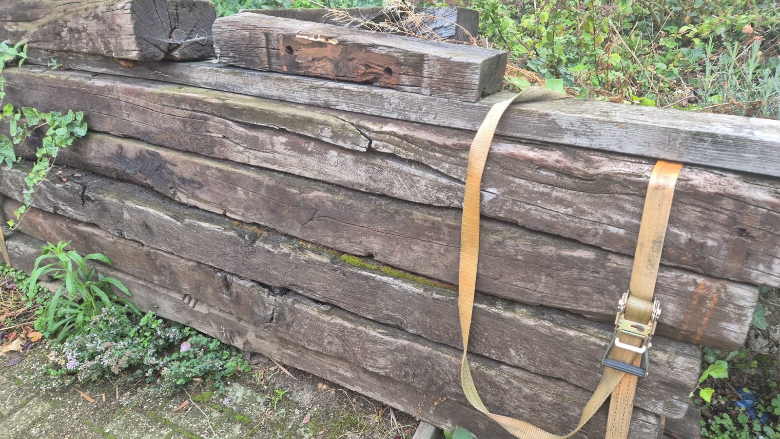 Bielzen te koop 2.6m, Ophalen, Gebruikt, Balk, Overige houtsoorten