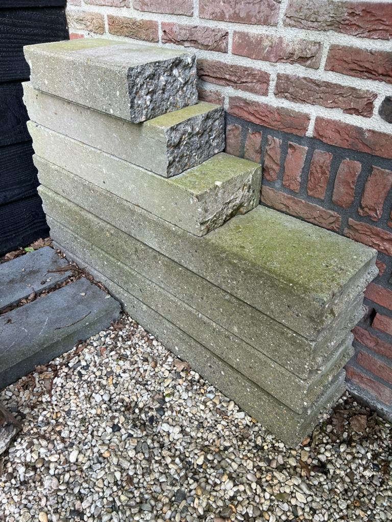 Gratis nieuwe grijze betonbanden!!, Ophalen, Overige typen, Zo goed als nieuw, Minder dan 5 m²
