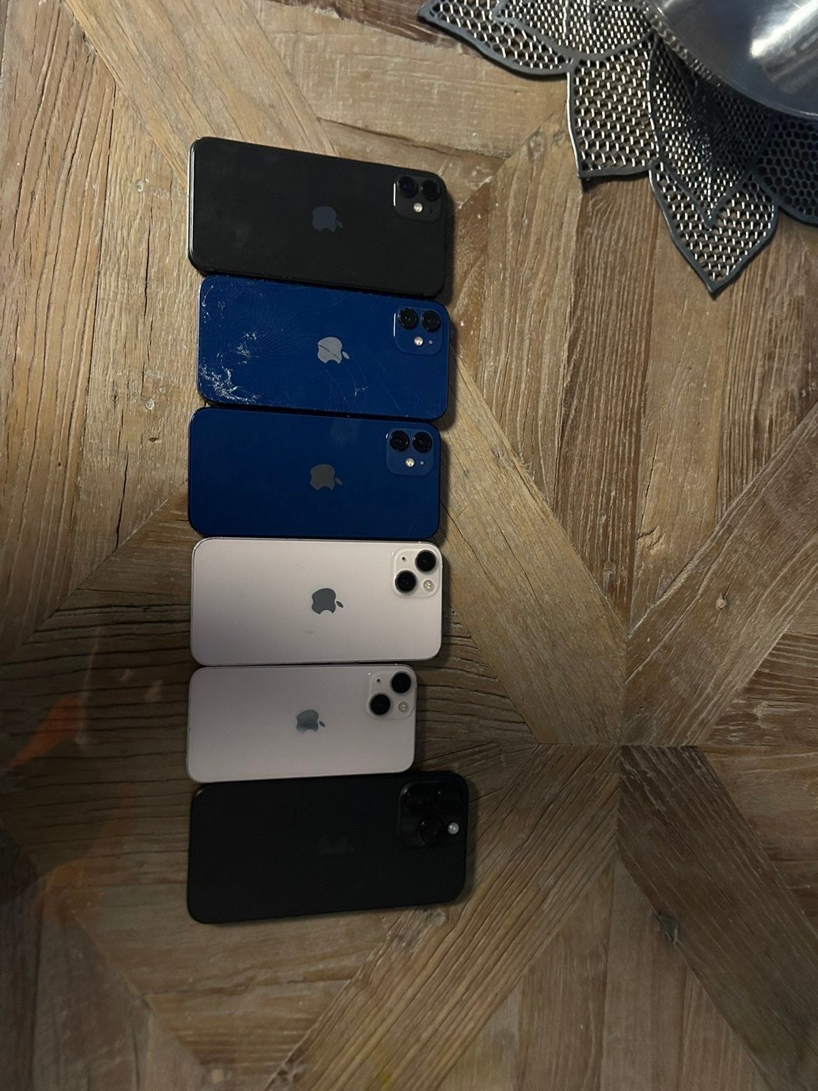 Foto 2 van Diverse iPhones: 11, 12, 13, 13 mini, 16 Pro Max