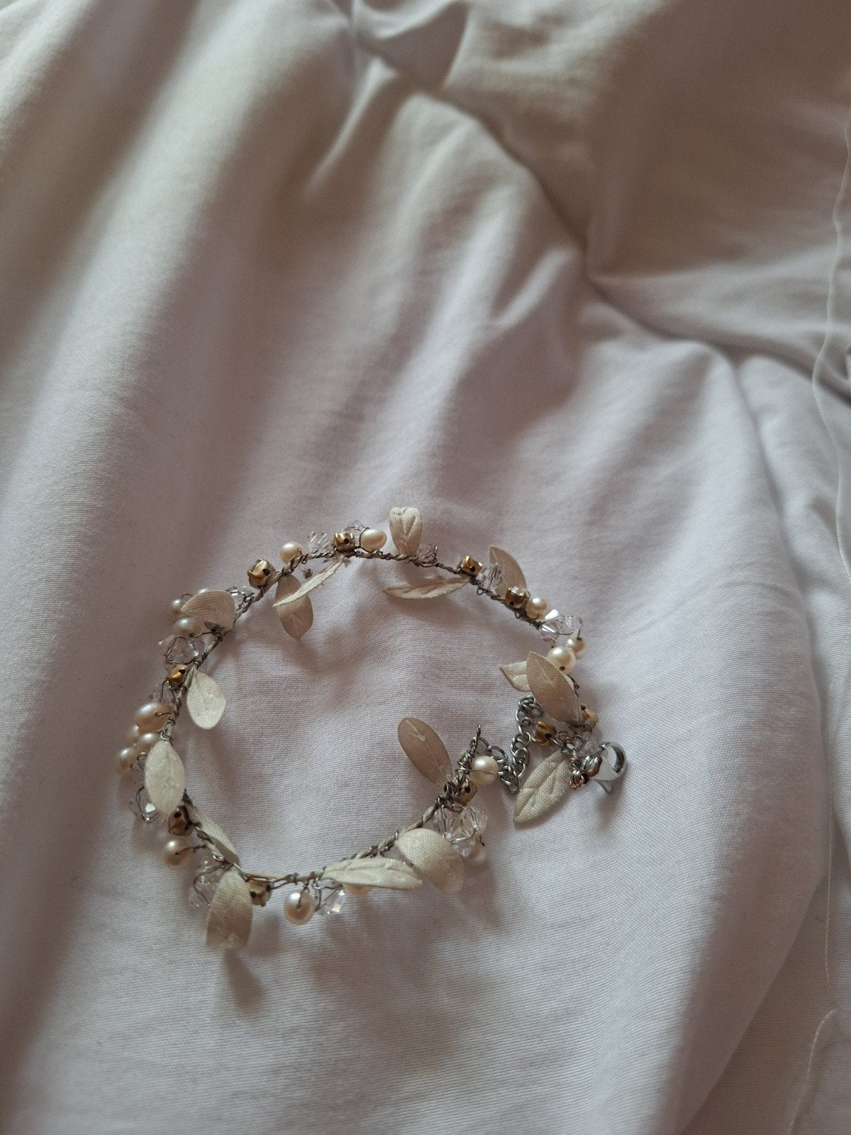 DRKS Armband met parels, kristallen en bladeren, Wit, Nieuw, Zilver, Met bedels of kralen