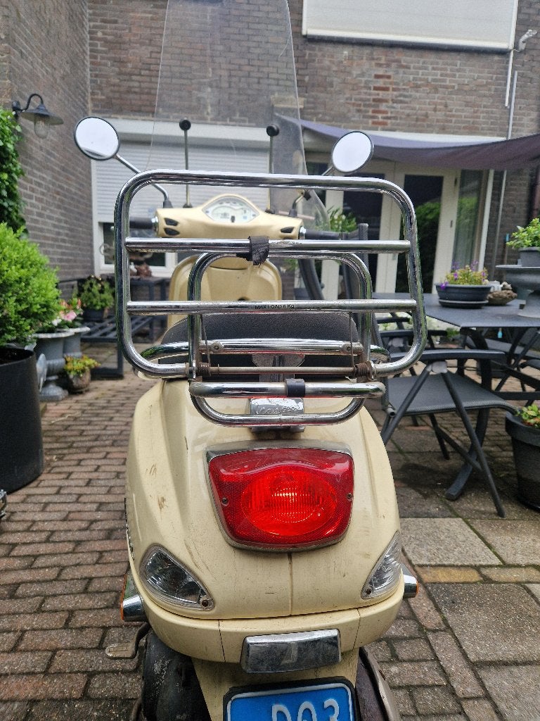 Vespa piaggio 25km/h 4t b.j 2010, Fietsen en Brommers, Scooters | Vespa, Ophalen, Gebruikt, Benzine, 50 cc