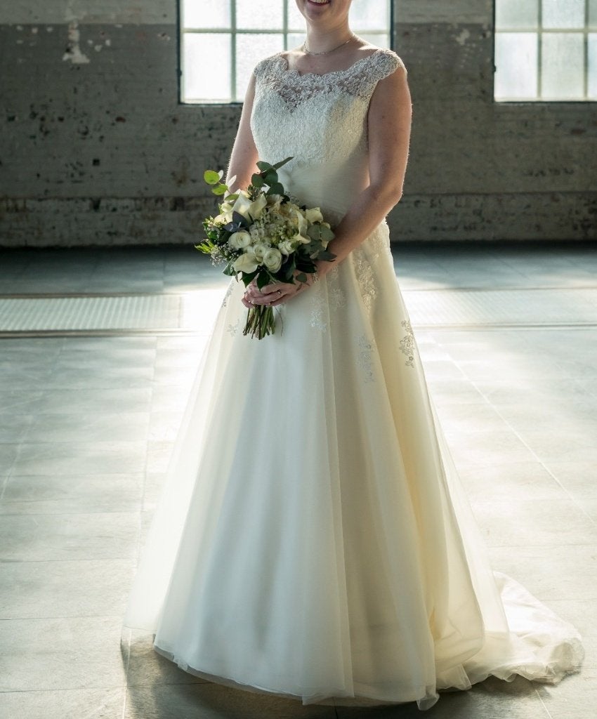 White One Barcelona trouwjurk (A-lijn) | Maat 42 | Off-white, Trouwjurk, Wit, Ophalen of Verzenden, WhiteOne (Pronovias)