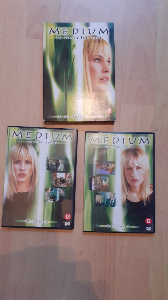 Medium - Seizoen 1 & 2 DVD Boxset, Cd's en Dvd's, Ophalen of Verzenden, Zo goed als nieuw, Vanaf 12 jaar, Seizoen 1