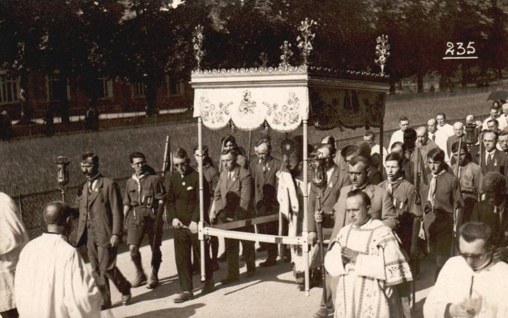Katholieke Processie / Bedevaart rondgang -mooie fotokaart, Ophalen, 1940 tot 1960, Ongelopen, Noord-Brabant