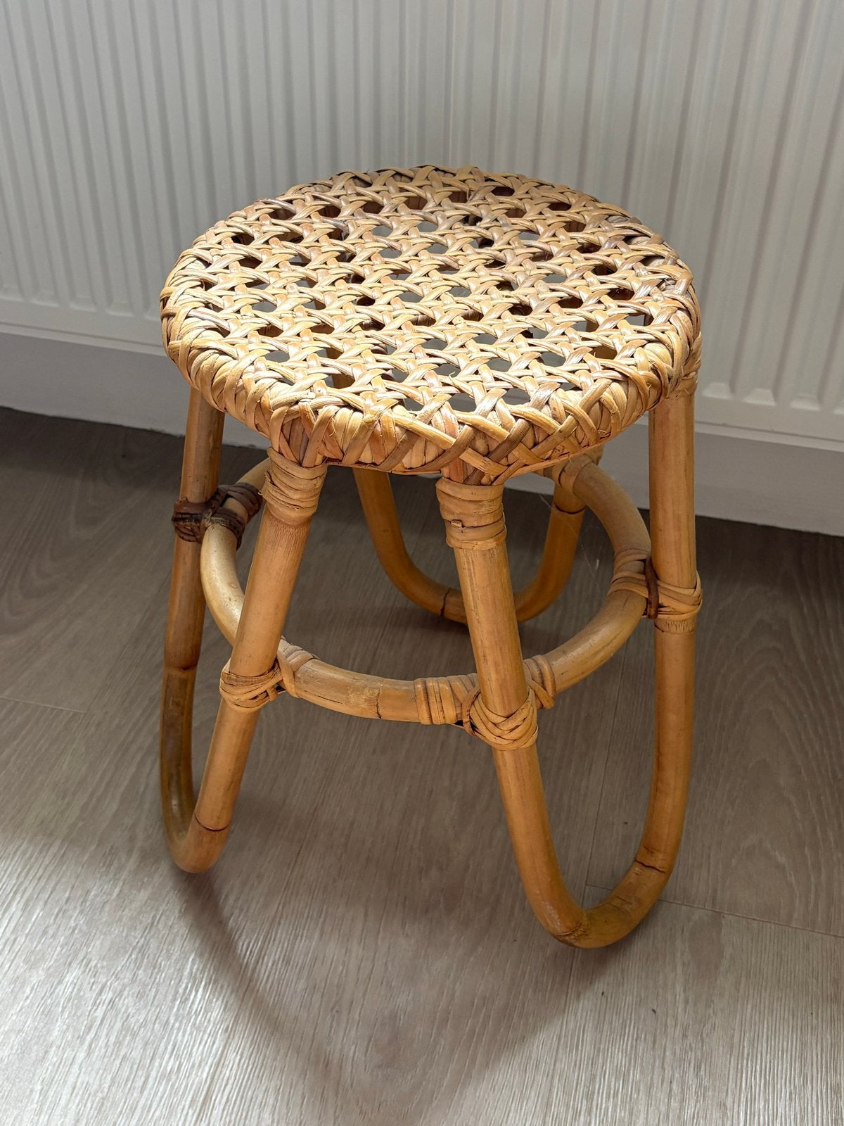 Rotan krukje boho stijl in goede staat, Huis en Inrichting, Ophalen, Zo goed als nieuw, Overige materialen