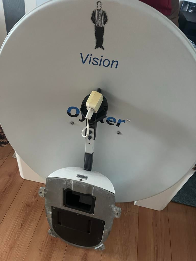 Digitale schotelantenne 85cm voor campers - Oyster Vision, Ophalen, Gebruikt, (Schotel)antenne, Overige merken