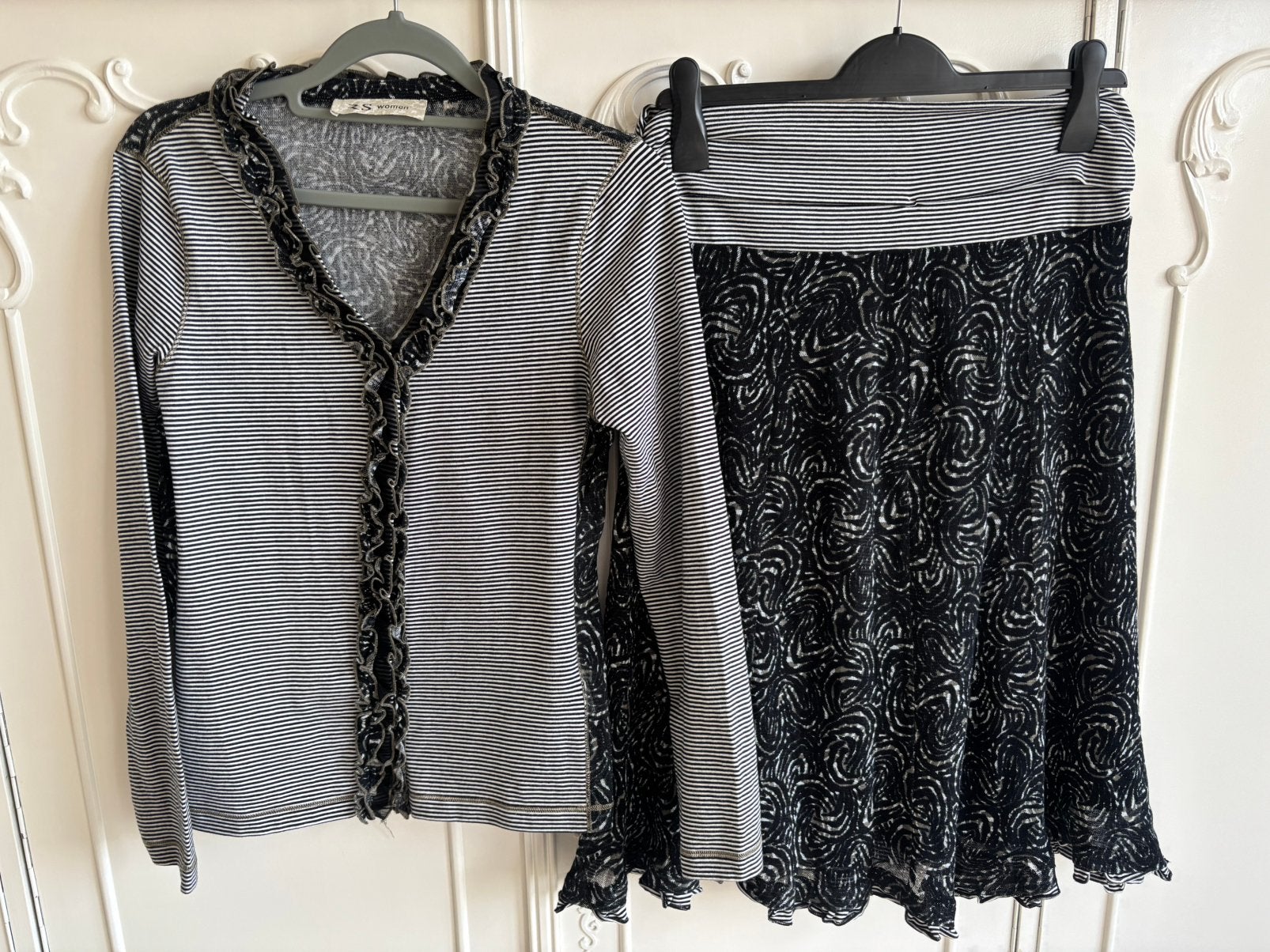 Nieuwstaat vest en rok merk Roberto Sarto maat S/ M, Kleding | Dames, Truien en Vesten, Ophalen of Verzenden, Zo goed als nieuw