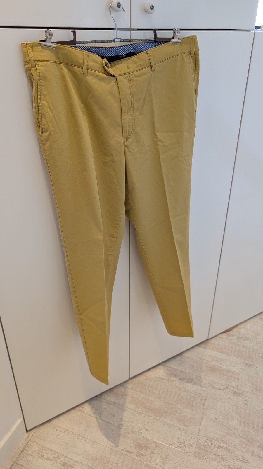 Gele Chino Broek 'The English Hatter' Maat 58, Overige kleuren, Maat 56/58 (XL), Ophalen of Verzenden, Zo goed als nieuw