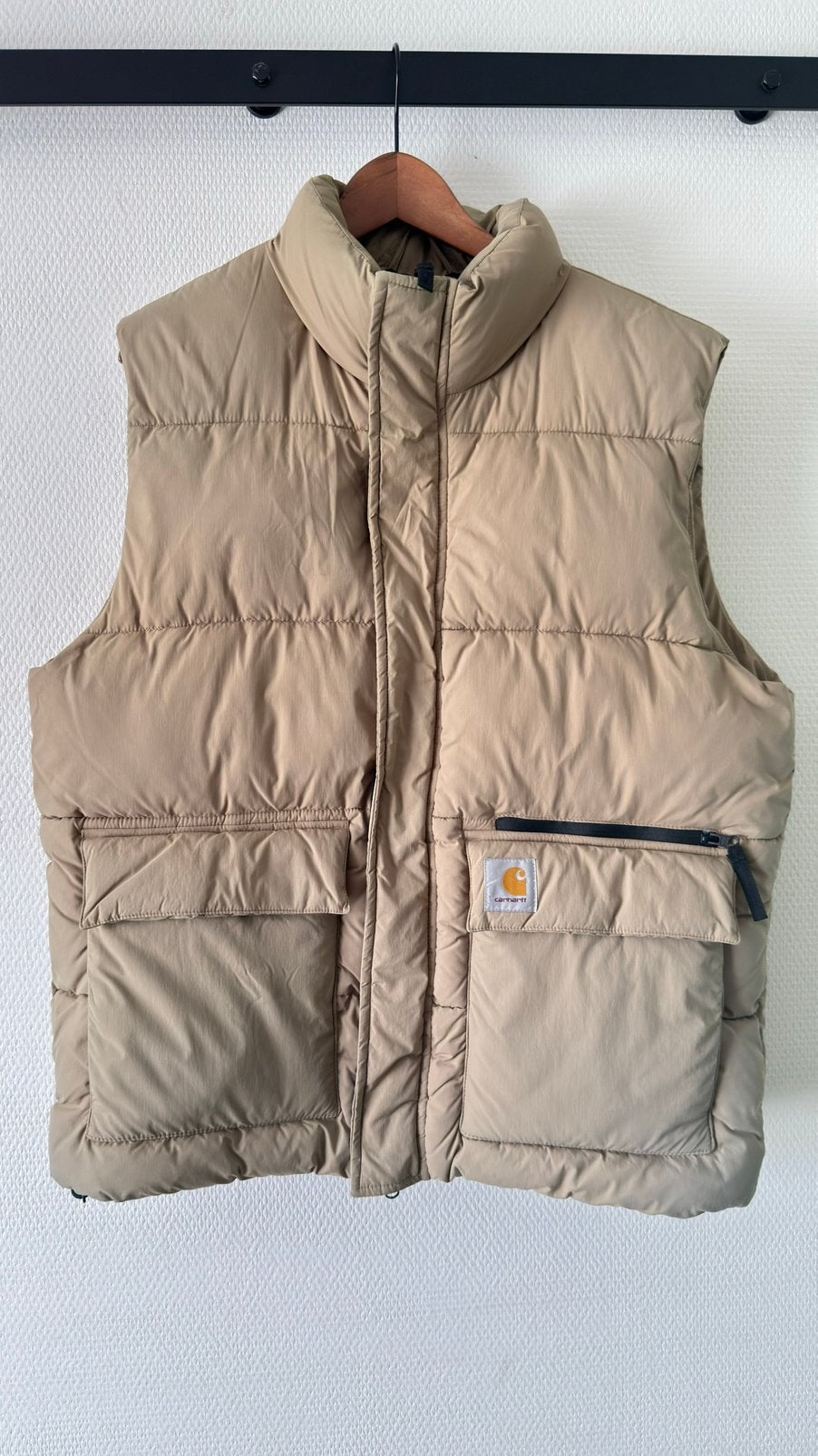 In zeer goede staat warme bodywarmer van Carhartt wip, Ophalen of Verzenden, Zo goed als nieuw, Maat 52/54 (L), Beige