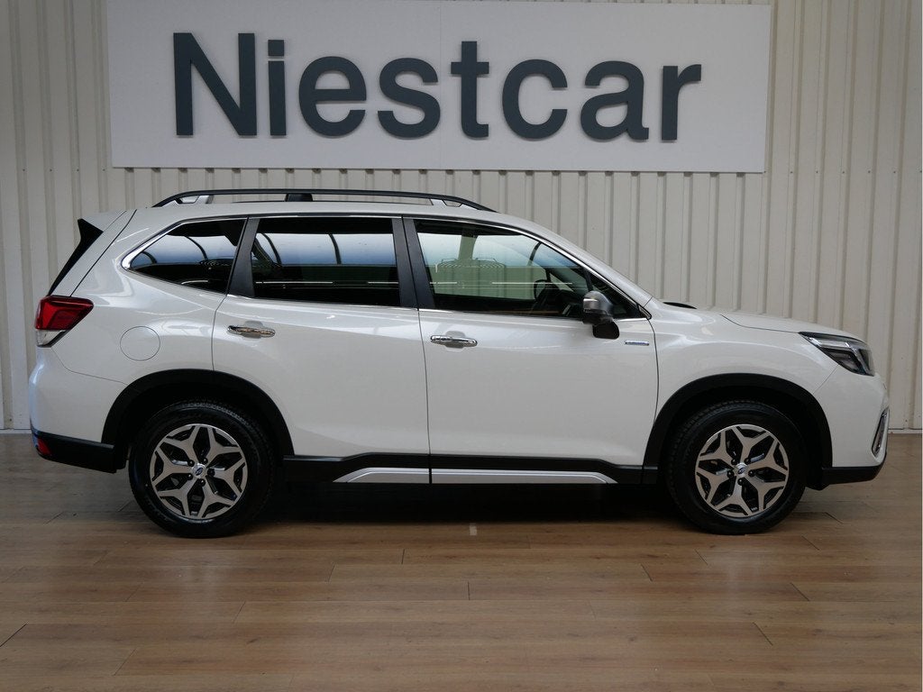 Subaru Forester 2.0i e-BOXER Premium (bj 2020, automaat), Auto's, Subaru, 4 cilinders, LED verlichting, Wit, Leder