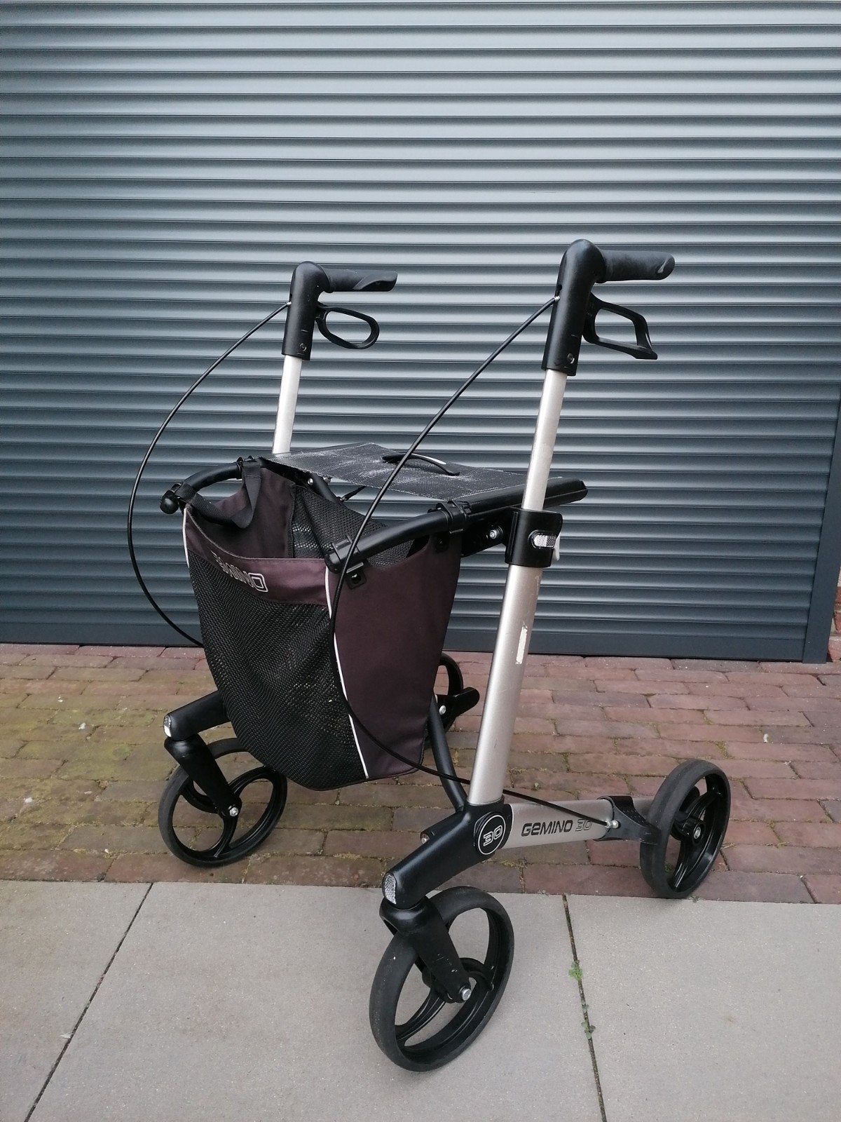 Rollator Gemino 30 Lichtgewicht Inklapbaar Aluminium, Ophalen, Lichtgewicht, Zo goed als nieuw