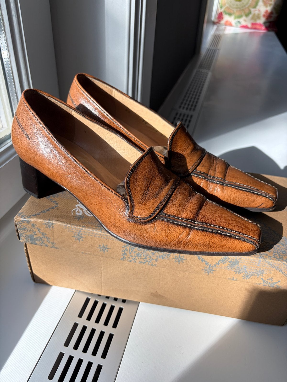 Vintage Voltan 1898 Instappers met Vibram zolen, Kleding | Dames, Ophalen of Verzenden, Zo goed als nieuw, Bruin, Instappers