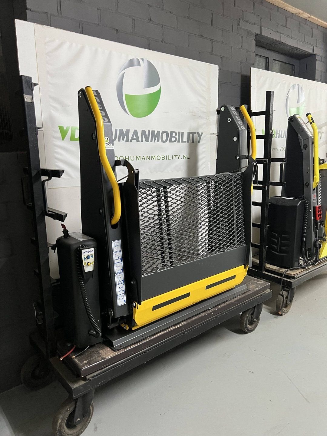 Anteo rolstoellift lift invalide rolstoelauto rolstoelbus, Gebruikt, -, -, Ophalen of Verzenden