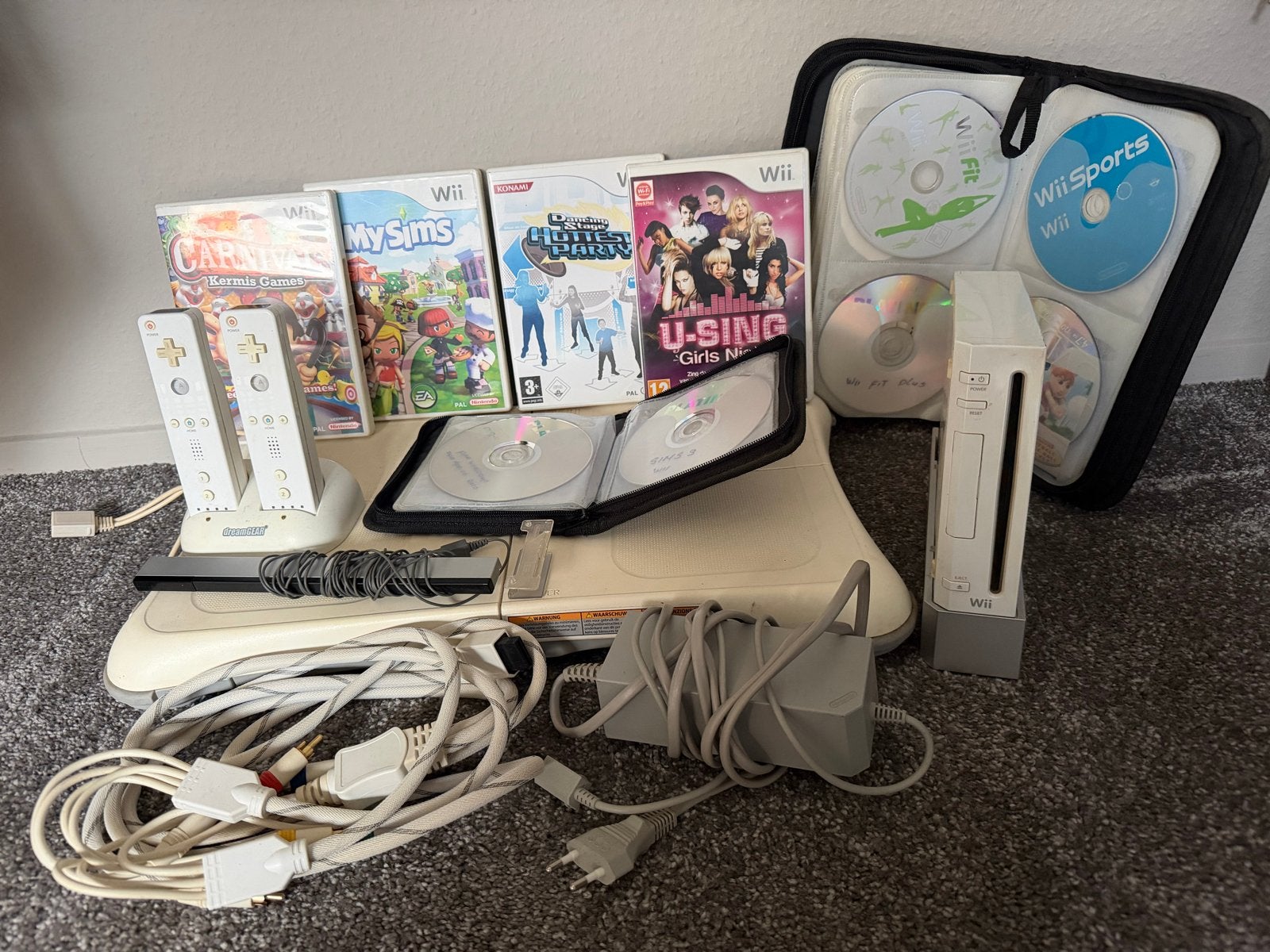 Wii spelcomputer met games en accessoires, Ophalen of Verzenden, Gebruikt, Met 2 controllers, Met games