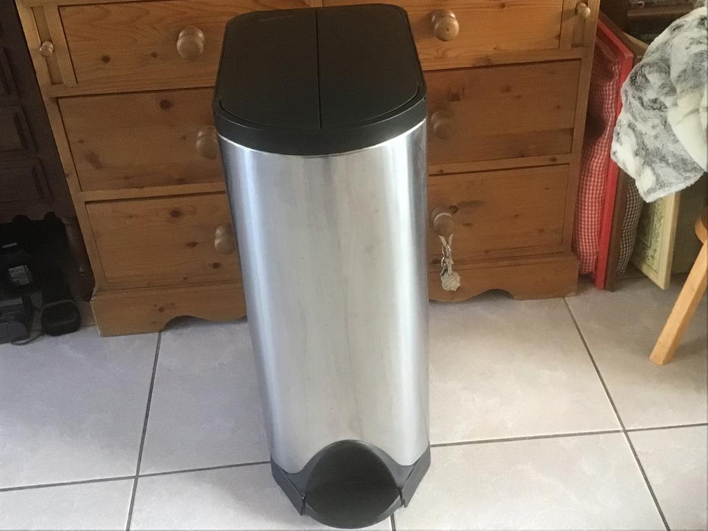 Te koop een Simple Human Prullenbak, Met pedaal, 50 tot 75 cm, 40 liter of meer, Ophalen of Verzenden
