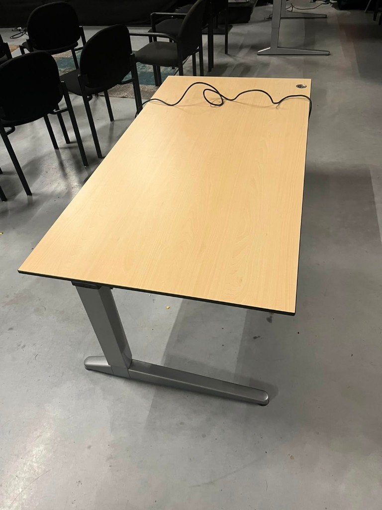 Ahrend bureau 160x80 elektrisch verstelbaar, Overige stijlen, Overige typen, 160 cm, Gebruikt