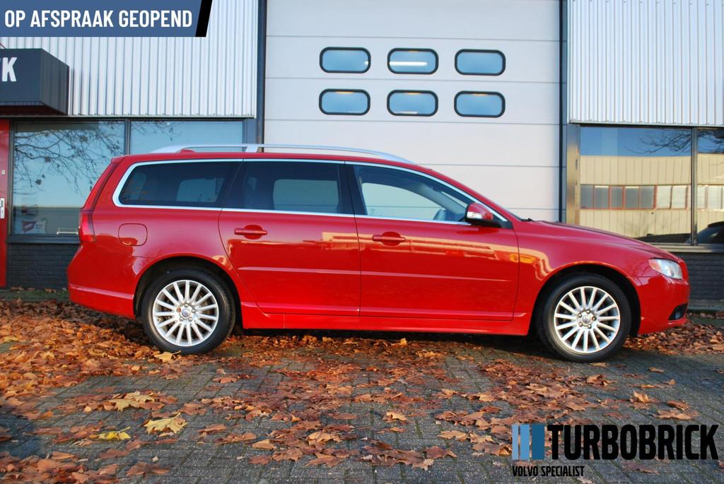 Volvo V70 1.6 T4 Summum |Leder|Trekhaak|Cruise|Xenon|Youngti, Auto's, Voorwielaandrijving, 15 km/l, Gebruikt, Beige