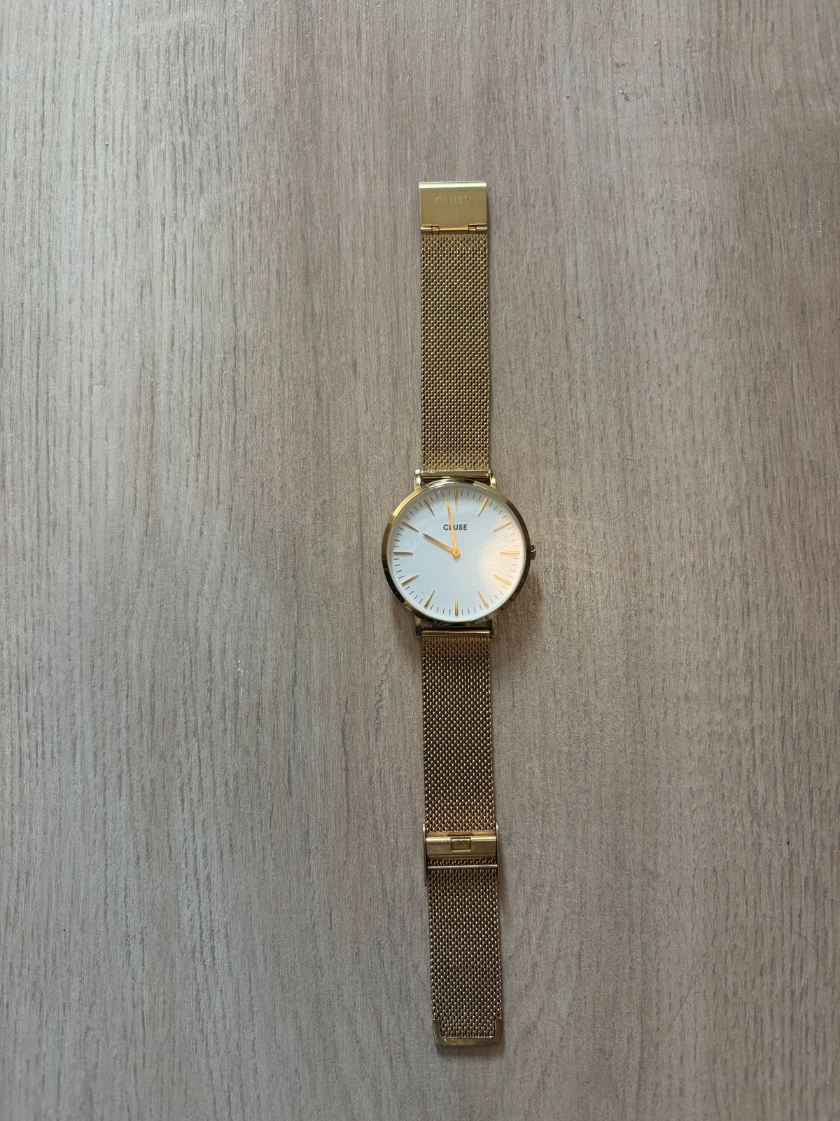 Cluse horloge goudkleurig met mesh band, Overige merken, Polshorloge, Ophalen of Verzenden, Zo goed als nieuw