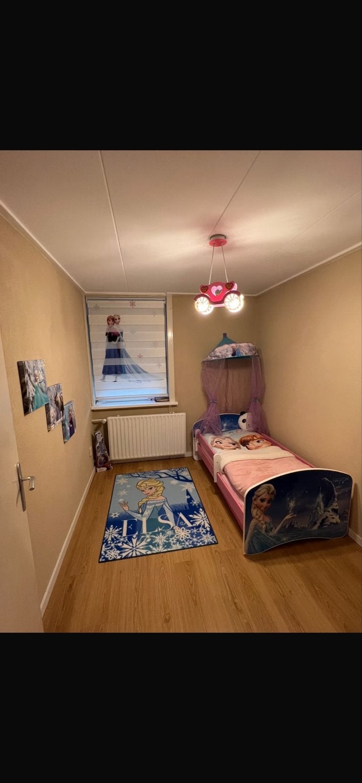 Complete Frozen kinderkamer bed set - Zo goed als nieuw, Ophalen, Gordijnen of Lamellen, Zo goed als nieuw, Ophangbaar