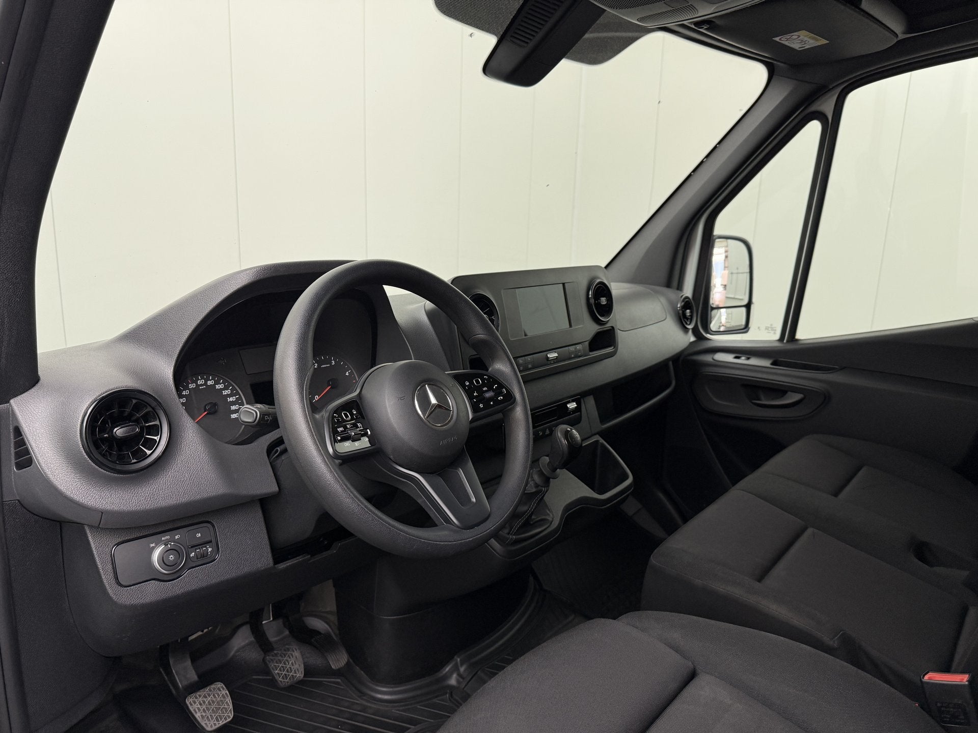 Mercedes-Benz Sprinter 317CDI L3H2 Maxi 2023 | Navigatie | C, Stof, Gebruikt, Multifunctioneel stuurwiel, Wit