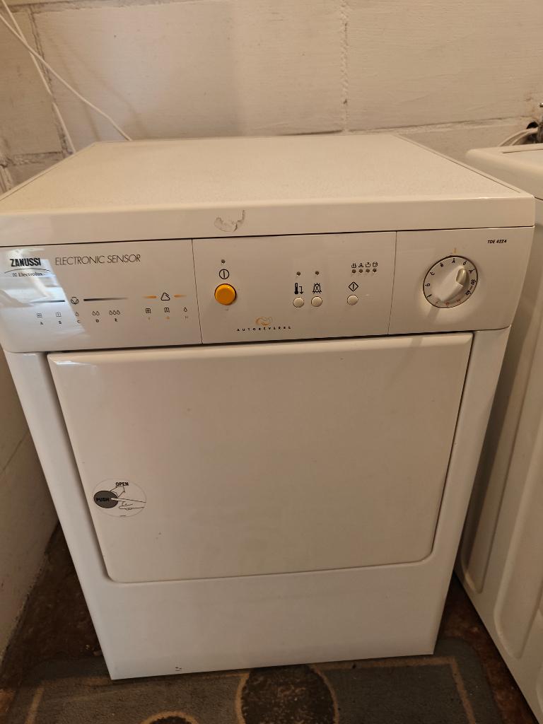 Zanussi droger (op te halen in Elten), Ophalen, 6 tot 8 kg, Gebruikt, Luchtafvoer