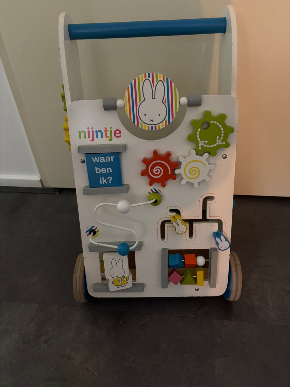Loopwagentje Nijntje., Ophalen, Zo goed als nieuw