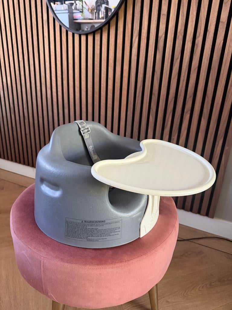 Bumbo Vloerstoeltje met Eetblad - Grijs, Ophalen, Gebruikt, Overige typen, Afneembaar eetblad