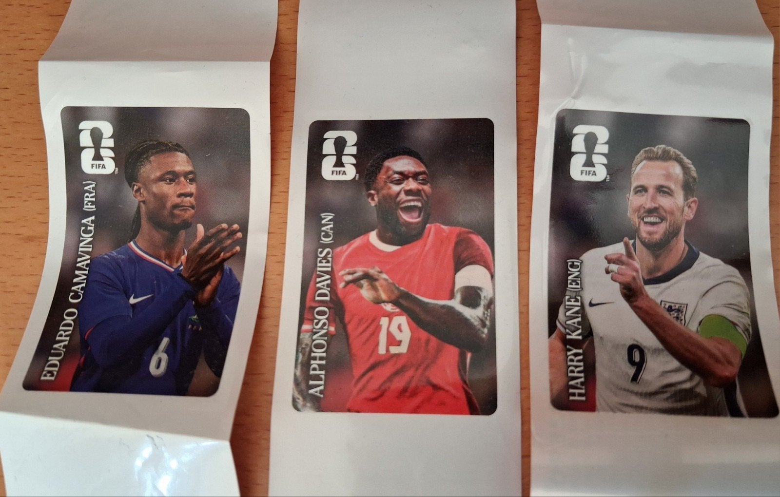 Panini - Coca-cola WK 2026 stickers Camavinga, Davies, Kane, Ophalen of Verzenden, Buitenlandse clubs, Poster, Plaatje of Sticker