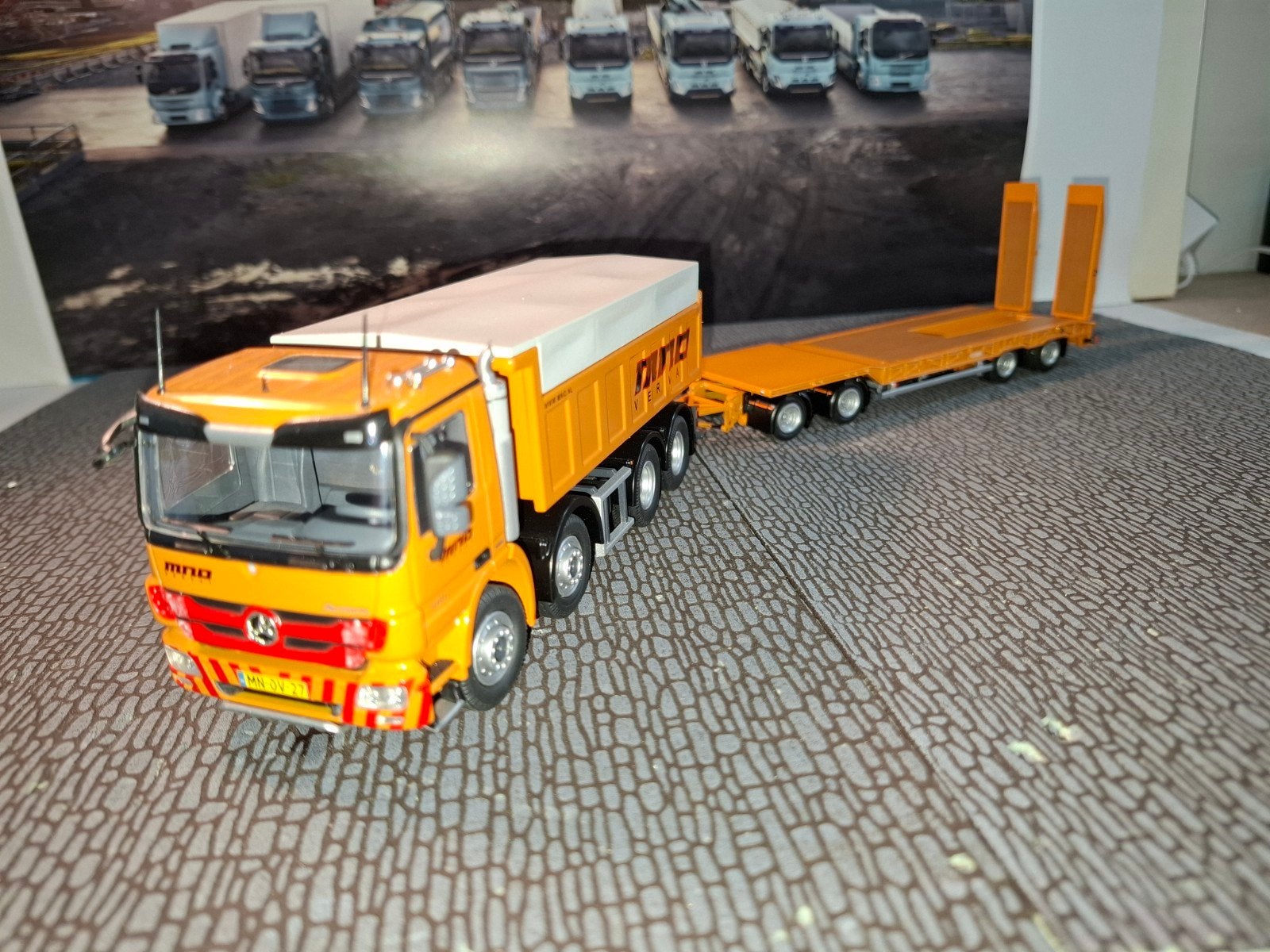 Mercedes Actros met dieplader van MVO Vervat uit Rotterdam ., Hobby en Vrije tijd, Ophalen of Verzenden