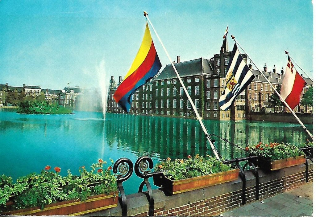 Den Haag- -Buitenhof met regeringsgebouwen., Verzenden, 1960 tot 1980, Gelopen, Zuid-Holland