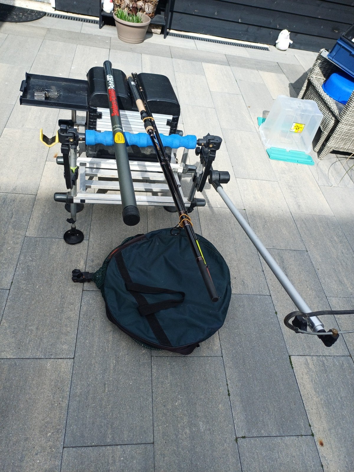 rive viskist met feeder en vaste stok, Watersport en Boten, Hengelsport | Witvissen, Ophalen, Gebruikt, Complete set