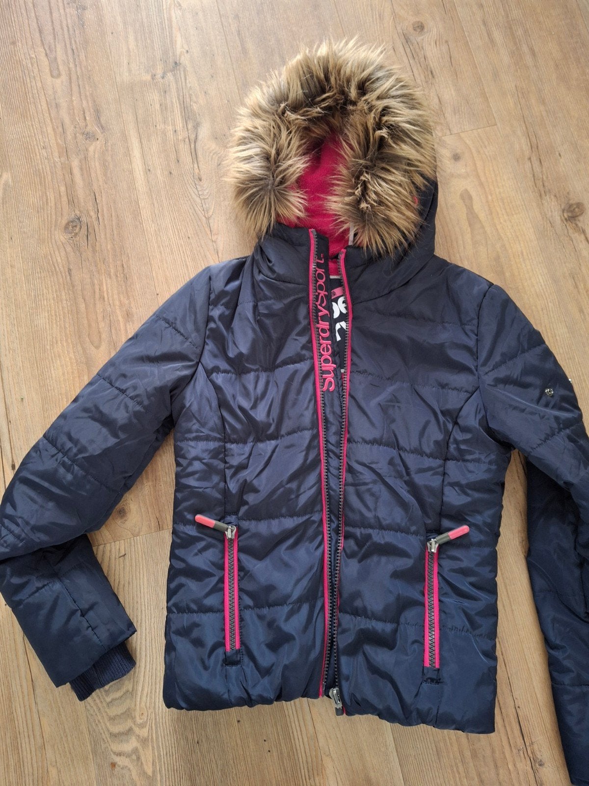 Superdry winterjas met capuchon en teddy voering, Ophalen of Verzenden, Zo goed als nieuw, Maat 34 (XS) of kleiner, Superdry