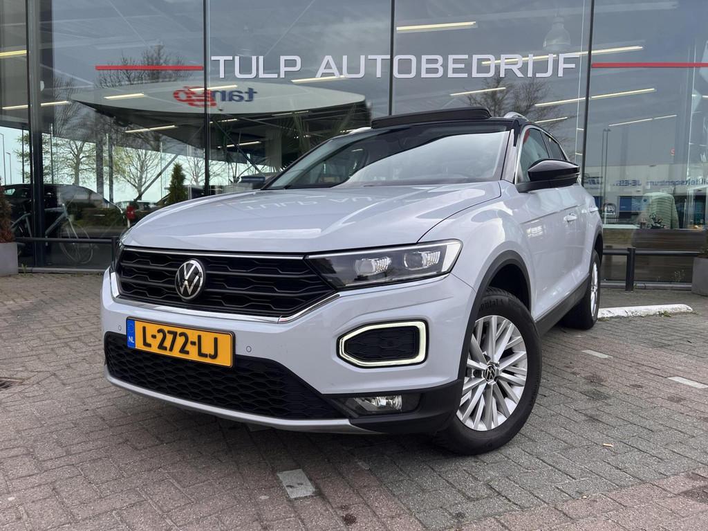 Volkswagen T-Roc 1.5 TSI Style Business Automaat Dak 1eEig N, 1254 kg, Stof, 4 cilinders, 150 pk