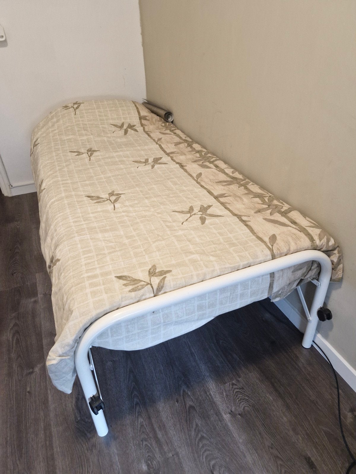 Eenpersoons onderschuifbed 200x90 met zgan matras, Ophalen, 90 cm, Eenpersoons, Zo goed als nieuw