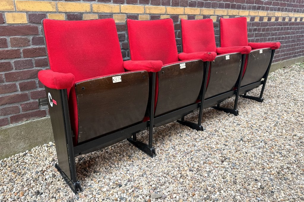 Rij van vier vintage bioscoopstoelen, theaterstoelen, Ophalen, Huis en Inrichting