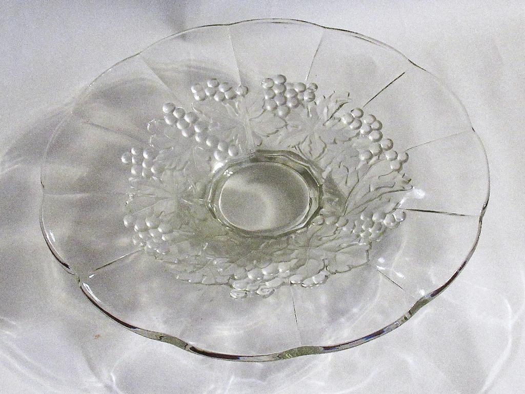 Grote Tsjechische gedecoreerde glazen fruitschaal., Ophalen of Verzenden