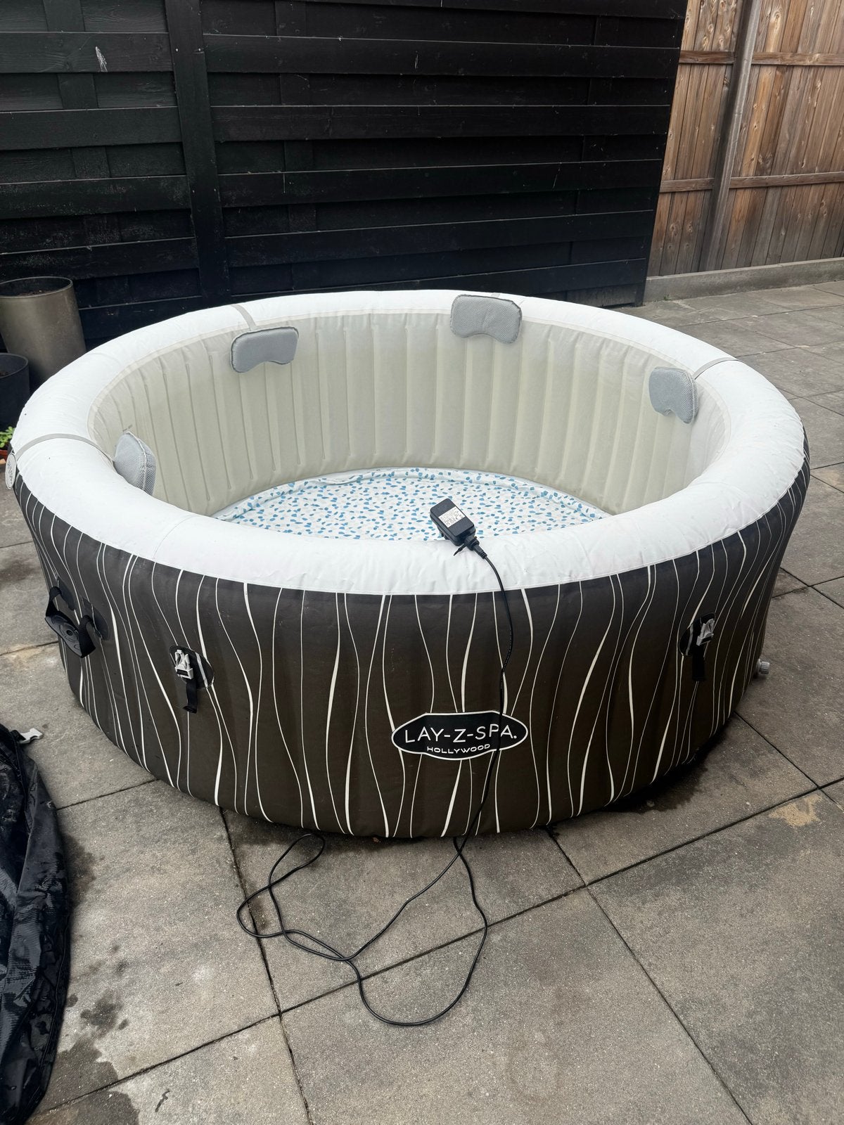 Lay-Z-Spa Hollywood opblaasbare jacuzzi met accessoires, Ophalen, Gebruikt, 200 tot 300 cm, Opblaaszwembad